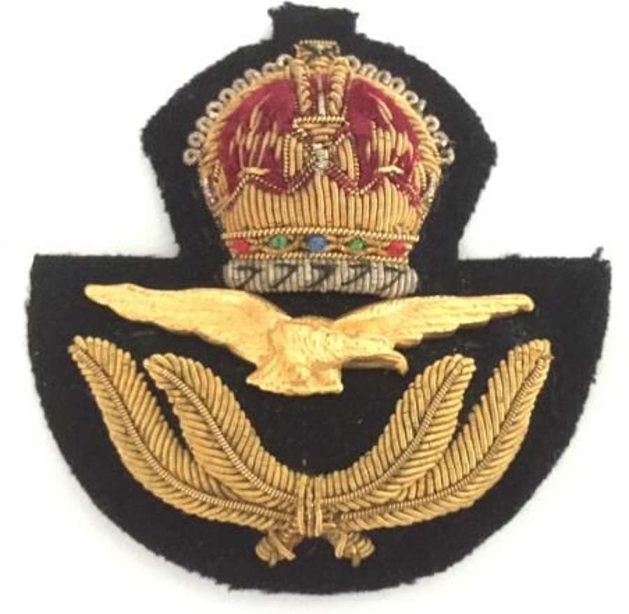 Superb Original Second World War RAF Officers Peaked Cap Badge