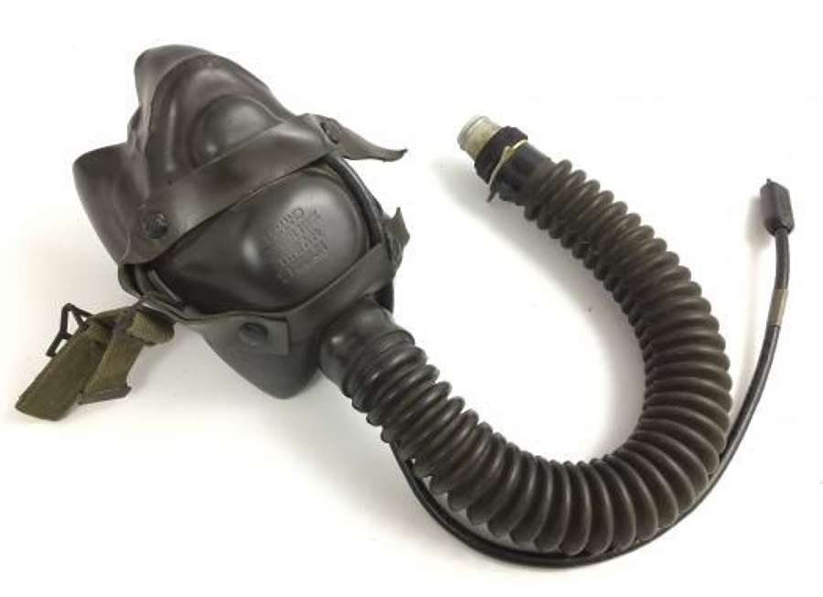 Original 1945 Dated USAAF A-14 Oxygen Mask and Microphone
